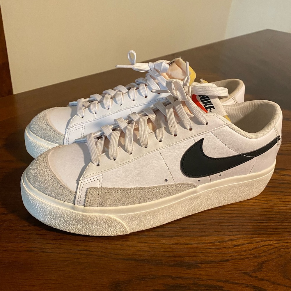 Nike Blazers Low Top
